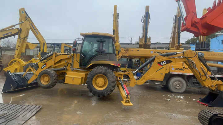 HT636 Mini Tractor with Front End Loader and Backhoe Efficient Cat 420F2 Backhoe Loader Weichai Engine New Condition - Kotrórakodó: 3 kép. HT636 Mini Tractor with Front End Loader and Backhoe Efficient Cat 420F2 Backhoe Loader Weichai Engine New Condition - Kotrórakodó: 3 kép.