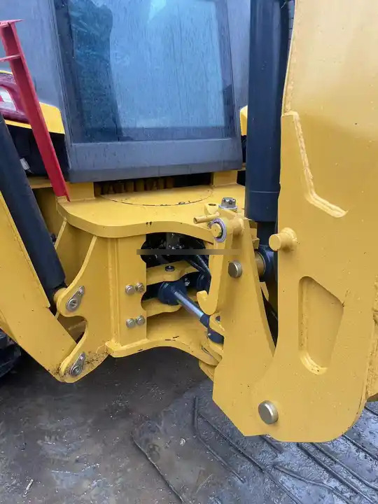 HT636 Mini Tractor with Front End Loader and Backhoe Efficient Cat 420F2 Backhoe Loader Weichai Engine New Condition - Kotrórakodó: 4 kép. HT636 Mini Tractor with Front End Loader and Backhoe Efficient Cat 420F2 Backhoe Loader Weichai Engine New Condition - Kotrórakodó: 4 kép.