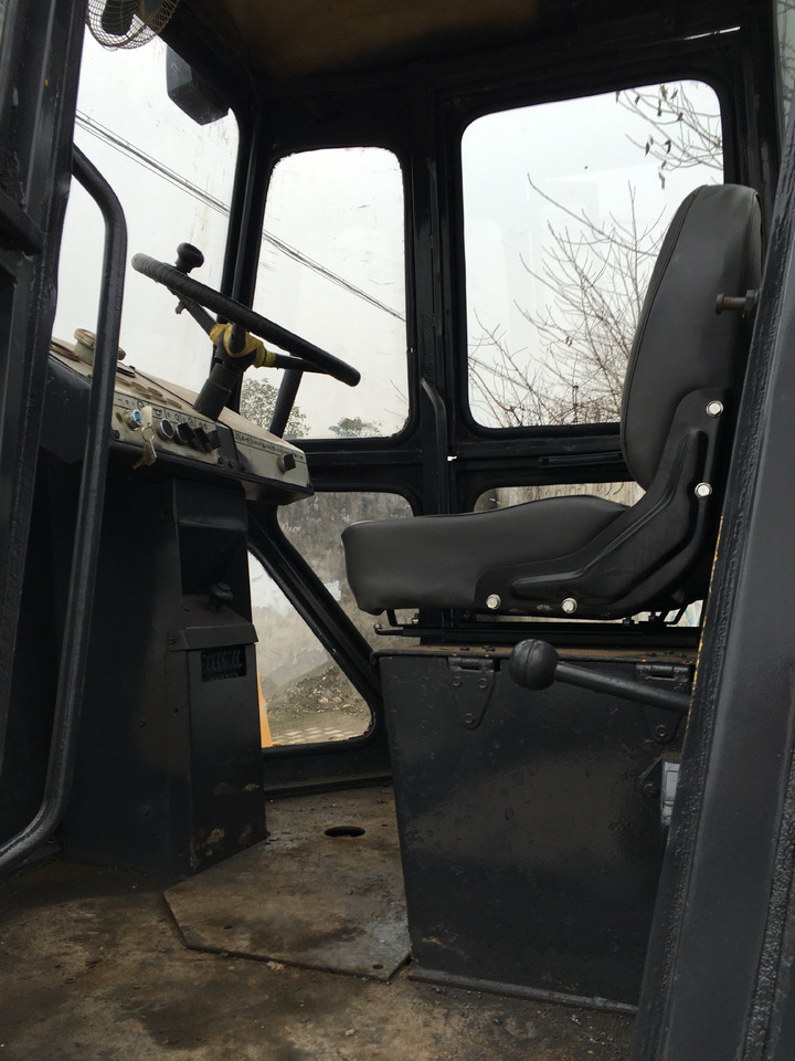 High Quality Used 15 Ton Vibratory Road Roller Dynapac Ca30d Single-drum Soil Compactor Cummins Engine In Shanghai - Úthenger: 2 kép. High Quality Used 15 Ton Vibratory Road Roller Dynapac Ca30d Single-drum Soil Compactor Cummins Engine In Shanghai - Úthenger: 2 kép.