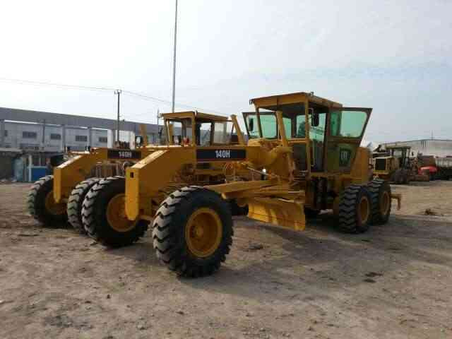 Japan Famous Brand Grader Motor used CAT 140H Used Motor Grader in good condition for sale - Gréder: 5 kép. Japan Famous Brand Grader Motor used CAT 140H Used Motor Grader in good condition for sale - Gréder: 5 kép.