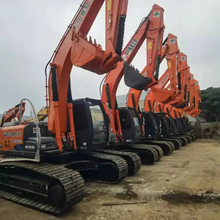 Japan Made Used Excavator Hitachi Ex200-1,Ex200 With Good Condition And Best Price Excavator Machine in Shanghai - Lánctalpas kotró: 1 kép. Japan Made Used Excavator Hitachi Ex200-1,Ex200 With Good Condition And Best Price Excavator Machine in Shanghai - Lánctalpas kotró: 1 kép.