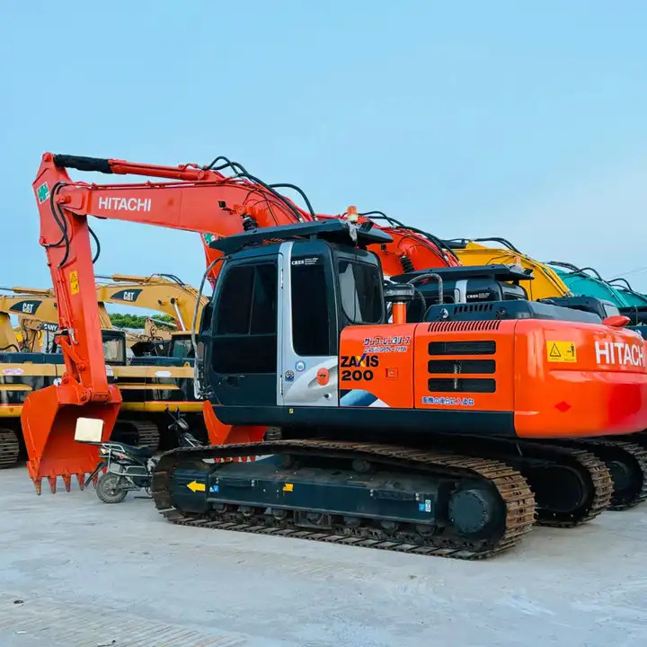 Japan Original 20t Excavator Hitachi Zx200-3g Zx200 Crawler Excavator With 6bg1 Engine Hitachi Excavator - Lánctalpas kotró: 1 kép. Japan Original 20t Excavator Hitachi Zx200-3g Zx200 Crawler Excavator With 6bg1 Engine Hitachi Excavator - Lánctalpas kotró: 1 kép.