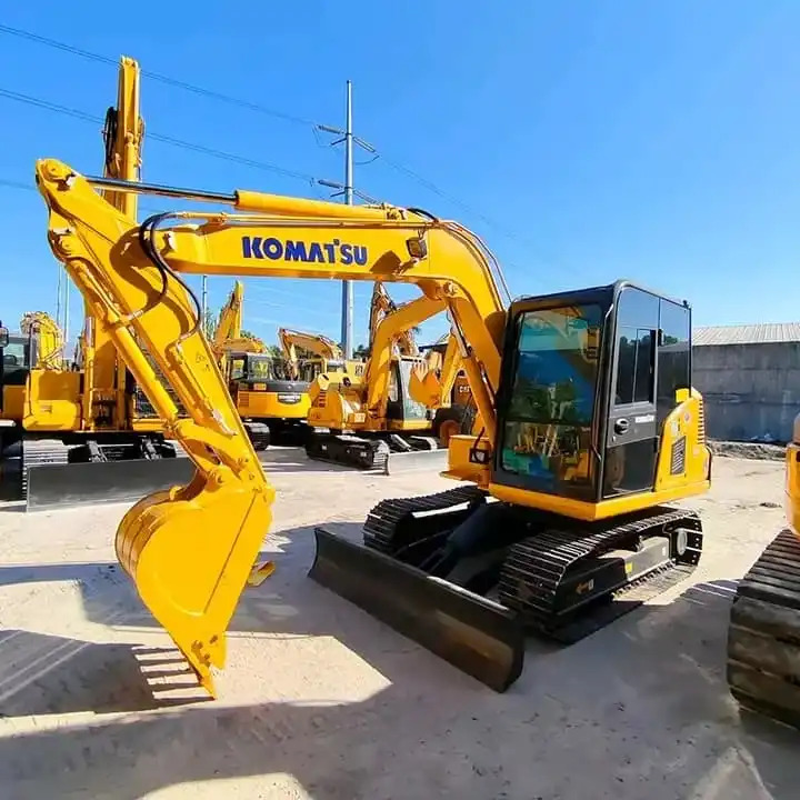 Japan Second Hand Used Hydraulic Crawler Excavator PC55 PC60 PC35 PC120 Digger Komatsu PC60-7 Excavator - Kotrógép: 2 kép. Japan Second Hand Used Hydraulic Crawler Excavator PC55 PC60 PC35 PC120 Digger Komatsu PC60-7 Excavator - Kotrógép: 2 kép.