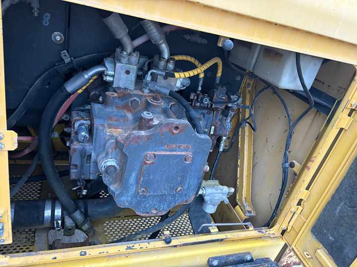 Japan Used komatsu Excavator Model PC800 PC700 PC460 Mining Excavator Excellent Condition with Good Price for Sale - Lánctalpas kotró: 5 kép. Japan Used komatsu Excavator Model PC800 PC700 PC460 Mining Excavator Excellent Condition with Good Price for Sale - Lánctalpas kotró: 5 kép.