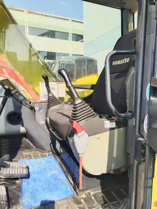 Little Working Hours Used Cheap Komatsu PC60 Excavator Used Mini Komatsu PC78 PC55 PC56 PC60 - Kotrógép: 4 kép. Little Working Hours Used Cheap Komatsu PC60 Excavator Used Mini Komatsu PC78 PC55 PC56 PC60 - Kotrógép: 4 kép.