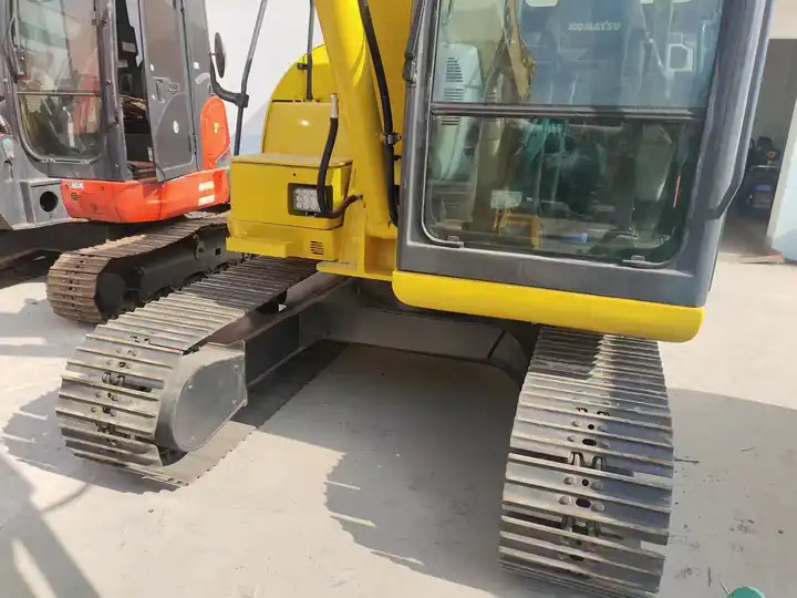 Little Working Hours Used Cheap Komatsu PC60 Excavator Used Mini Komatsu PC78 PC55 PC56 PC60 - Kotrógép: 2 kép. Little Working Hours Used Cheap Komatsu PC60 Excavator Used Mini Komatsu PC78 PC55 PC56 PC60 - Kotrógép: 2 kép.