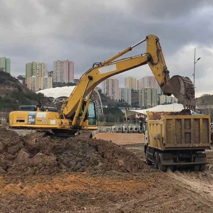 New Arrival Used Kkomatsu PC350-8 PC300-7 PC270-8 PC400-7 Hydraulic Crawler Excavator Large Sized Machines for Sale - Lánctalpas kotró: 3 kép. New Arrival Used Kkomatsu PC350-8 PC300-7 PC270-8 PC400-7 Hydraulic Crawler Excavator Large Sized Machines for Sale - Lánctalpas kotró: 3 kép.