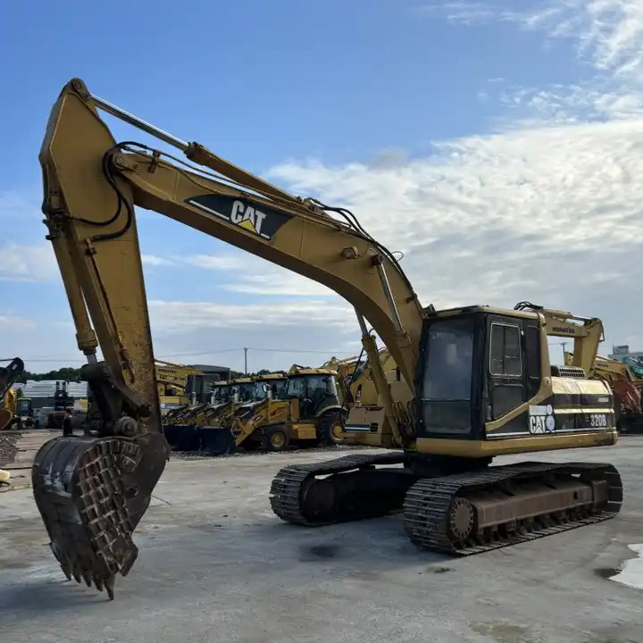 Original Japan Caterpillar Hydraulic Crawler Digger Cat320d Used Excavator Cat 320bl/325D/330bl/336D - Lánctalpas kotró: 2 kép. Original Japan Caterpillar Hydraulic Crawler Digger Cat320d Used Excavator Cat 320bl/325D/330bl/336D - Lánctalpas kotró: 2 kép.