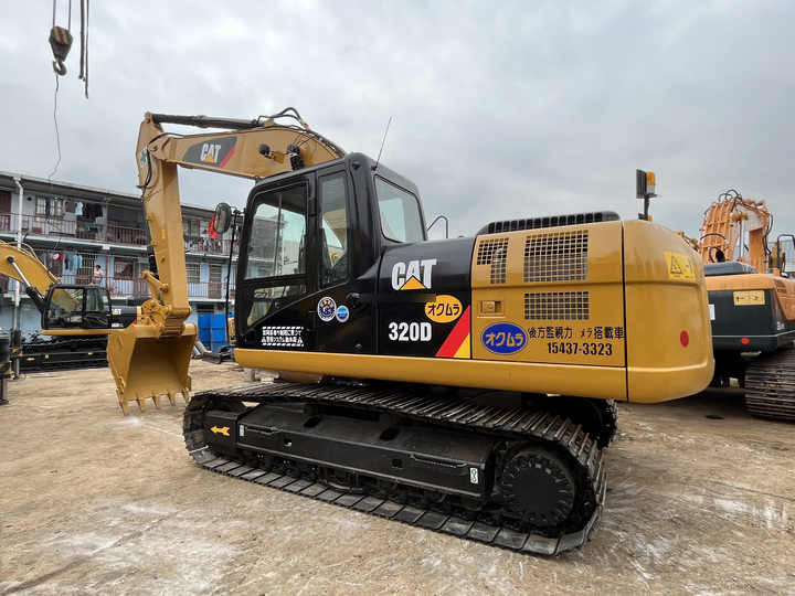 Original japan Used CAT 320D 320D2 crawler excavator CAT 320 used excavators 20 tons excavator for sale - Lánctalpas kotró: 2 kép. Original japan Used CAT 320D 320D2 crawler excavator CAT 320 used excavators 20 tons excavator for sale - Lánctalpas kotró: 2 kép.