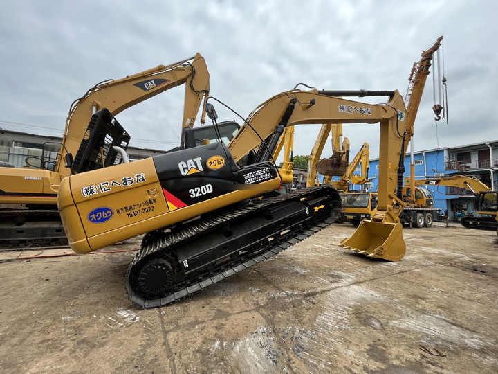 Original japan used CAT 320D 320D2 crawler excavator CAT 320 used excavators second hand excavator for sale - Lánctalpas kotró: 3 kép. Original japan used CAT 320D 320D2 crawler excavator CAT 320 used excavators second hand excavator for sale - Lánctalpas kotró: 3 kép.