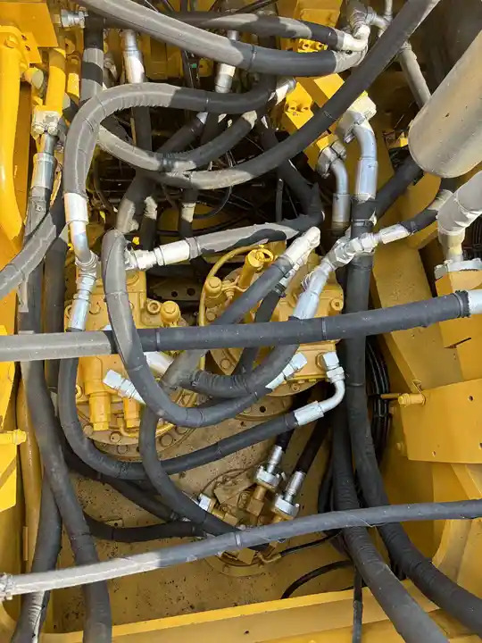 Second Hand CAT 349D2L Large Excavator, Original Cat 349d2L 340d2 340d2l 336dl Excavator Excavator for Hot Sale - Kotrógép: 4 kép. Second Hand CAT 349D2L Large Excavator, Original Cat 349d2L 340d2 340d2l 336dl Excavator Excavator for Hot Sale - Kotrógép: 4 kép.