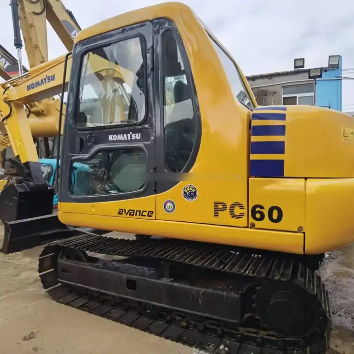 Second hand Komatsu PC60-7 excavator in good condition for sale - Lánctalpas kotró: 1 kép. Second hand Komatsu PC60-7 excavator in good condition for sale - Lánctalpas kotró: 1 kép.