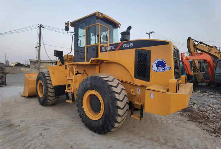 Second hand LiuGong wheel loader LG856 China made Liugong LG856 , hot sale new construction machinery 5 Ton Wheel L - Gumikerekes homlokrakodó: 4 kép. Second hand LiuGong wheel loader LG856 China made Liugong LG856 , hot sale new construction machinery 5 Ton Wheel L - Gumikerekes homlokrakodó: 4 kép.