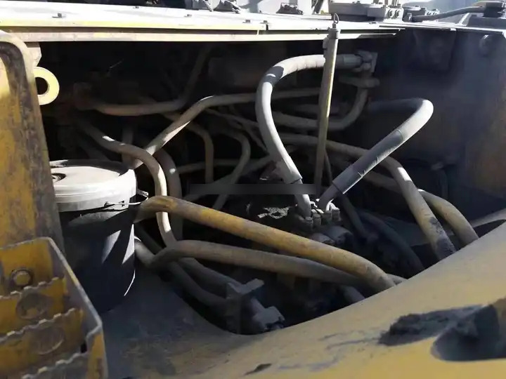 Secondhand Komatsu pc850 Komatsu 85 tons of excavator used komatsu PC850 excavator change rock arm crushing hammer - Kotrógép: 3 kép. Secondhand Komatsu pc850 Komatsu 85 tons of excavator used komatsu PC850 excavator change rock arm crushing hammer - Kotrógép: 3 kép.