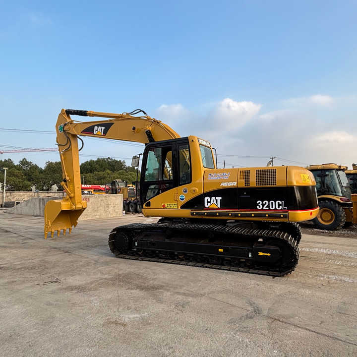 Selling Original Japanese Second-hand Cat 320C Excavator 20 Tons Caterpillar 320CL Excavator at Low Price - Lánctalpas kotró: 1 kép. Selling Original Japanese Second-hand Cat 320C Excavator 20 Tons Caterpillar 320CL Excavator at Low Price - Lánctalpas kotró: 1 kép.