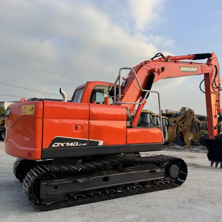 Used 14ton Durable Medium Type Grab Shovel Doosan Dx140LC-9c Dx150LC Dx1200 Digger Machinery Crawler Hydraulic Excavator - Lánctalpas kotró: 2 kép. Used 14ton Durable Medium Type Grab Shovel Doosan Dx140LC-9c Dx150LC Dx1200 Digger Machinery Crawler Hydraulic Excavator - Lánctalpas kotró: 2 kép.