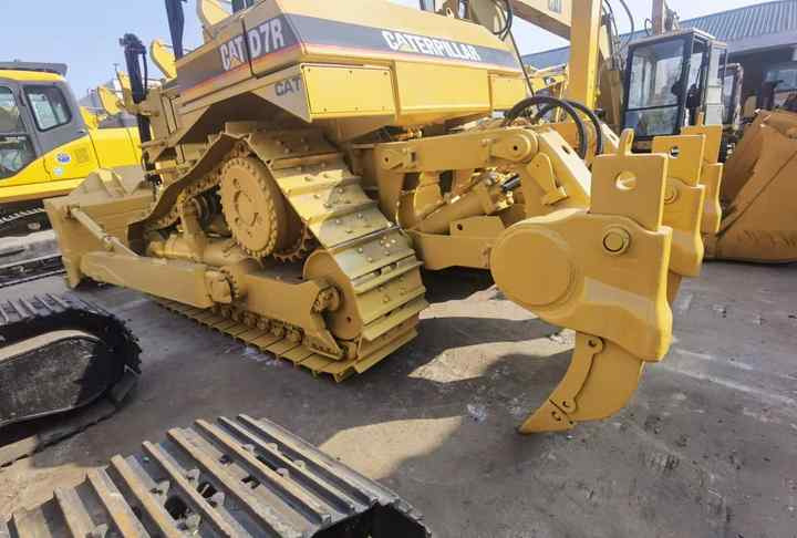 Used Bulldozers CAT D7R D8R with low price in Low Working Hour - Buldózer: 5 kép. Used Bulldozers CAT D7R D8R with low price in Low Working Hour - Buldózer: 5 kép.