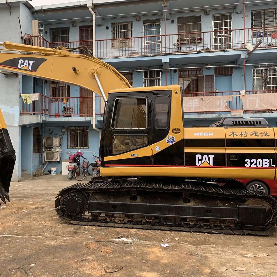 Used CAT Excavator 320B 320BL 320C 320CL 320D 320D2 320D2L Made In Japan - Lánctalpas kotró: 1 kép. Used CAT Excavator 320B 320BL 320C 320CL 320D 320D2 320D2L Made In Japan - Lánctalpas kotró: 1 kép.