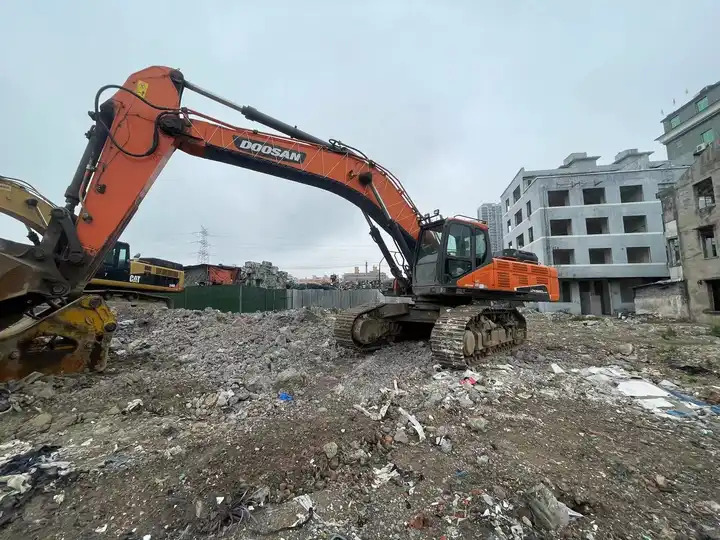 Used Doosan Excavator Doosan Excavator Dx520 Doosan Dx520lc Excavator - Kotrógép: 3 kép. Used Doosan Excavator Doosan Excavator Dx520 Doosan Dx520lc Excavator - Kotrógép: 3 kép.