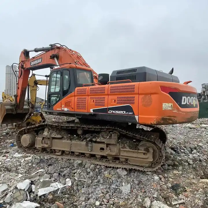Used Doosan Excavator Doosan Excavator Dx520 Doosan Dx520lc Excavator - Kotrógép: 2 kép. Used Doosan Excavator Doosan Excavator Dx520 Doosan Dx520lc Excavator - Kotrógép: 2 kép.