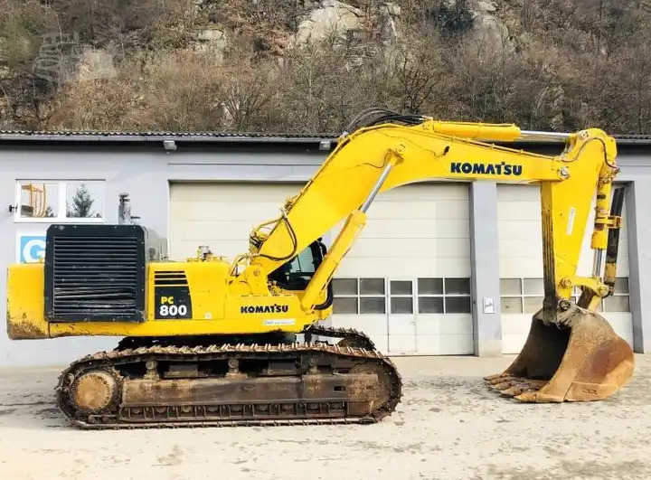 Used Komatsu Pc800 Excavator In Stock High Quality Used Komatsu Japan Brand With Cheap Price - Kotrógép: 3 kép. Used Komatsu Pc800 Excavator In Stock High Quality Used Komatsu Japan Brand With Cheap Price - Kotrógép: 3 kép.