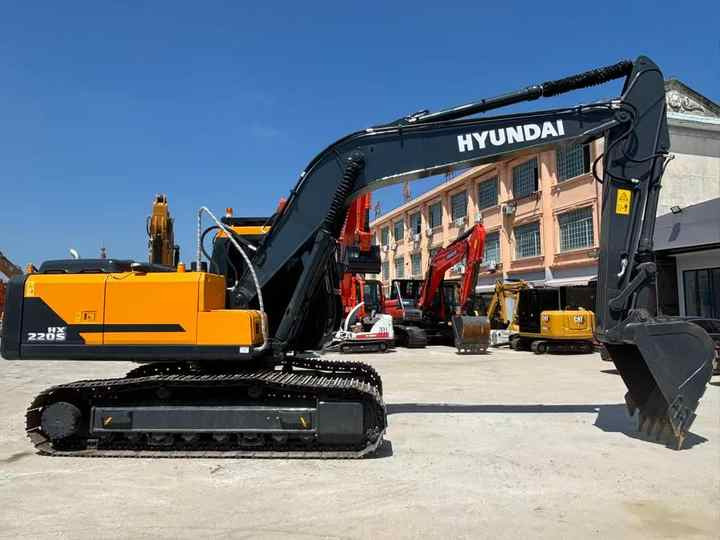 Used Korea Hyundai 220LC-9 22TON of Excavators in Good Condition Low Price Second-hand - Kotrógép: 3 kép. Used Korea Hyundai 220LC-9 22TON of Excavators in Good Condition Low Price Second-hand - Kotrógép: 3 kép.