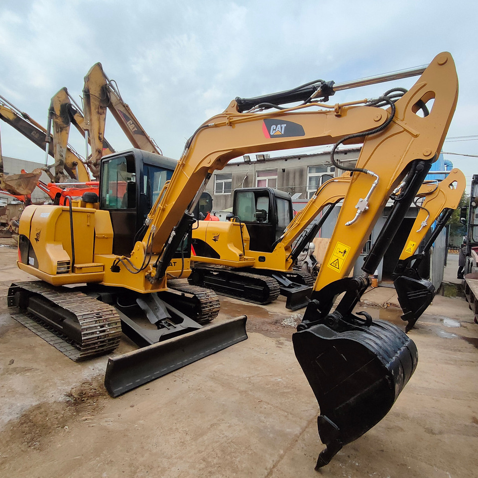 Used Mini cat 306 excavator 6tons excavator on sale - Lánctalpas kotró: 1 kép. Used Mini cat 306 excavator 6tons excavator on sale - Lánctalpas kotró: 1 kép.