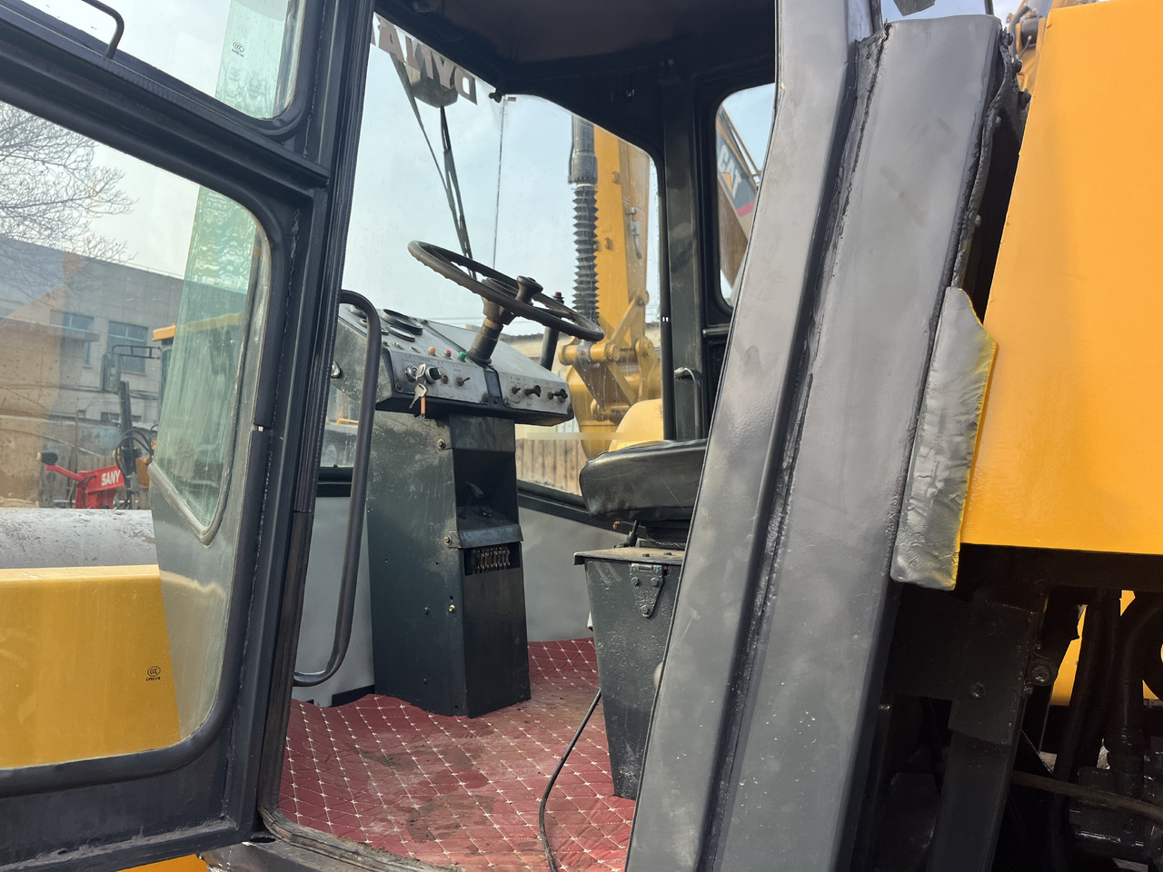 Used Original Dynapac Ca301d Road Rooller in high quality and cheap price with good operating in shanghai for Sale - Talajtömörítő: 4 kép. Used Original Dynapac Ca301d Road Rooller in high quality and cheap price with good operating in shanghai for Sale - Talajtömörítő: 4 kép.