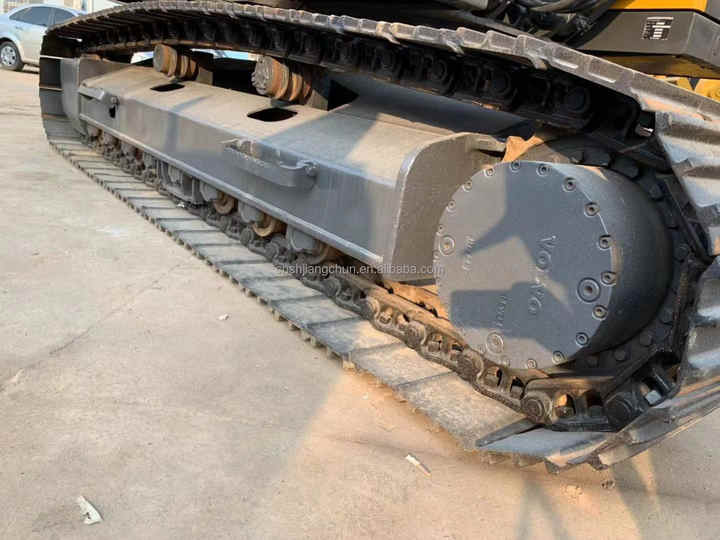 Used Original Volvo Excavator EC210B machinery in stock for sale with high quality and good price - Lánctalpas kotró: 5 kép. Used Original Volvo Excavator EC210B machinery in stock for sale with high quality and good price - Lánctalpas kotró: 5 kép.