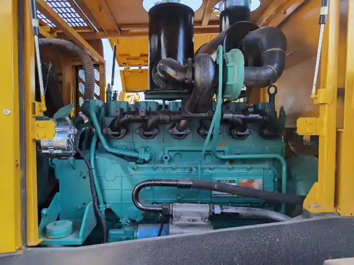 Used SDLlG Wheel loader 936 956 on sale with good running condition - Gumikerekes homlokrakodó: 5 kép. Used SDLlG Wheel loader 936 956 on sale with good running condition - Gumikerekes homlokrakodó: 5 kép.