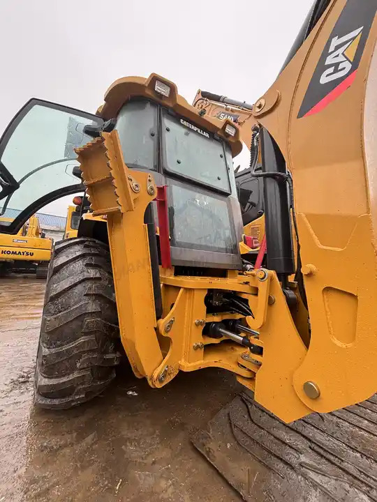 Used caterpillar backhoe loader CAT 420F2 in good condition for sale - Kotrórakodó: 3 kép. Used caterpillar backhoe loader CAT 420F2 in good condition for sale - Kotrórakodó: 3 kép.
