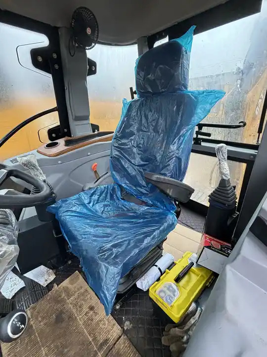 Used caterpillar backhoe loader CAT 420F2 in good condition for sale - Kotrórakodó: 5 kép. Used caterpillar backhoe loader CAT 420F2 in good condition for sale - Kotrórakodó: 5 kép.
