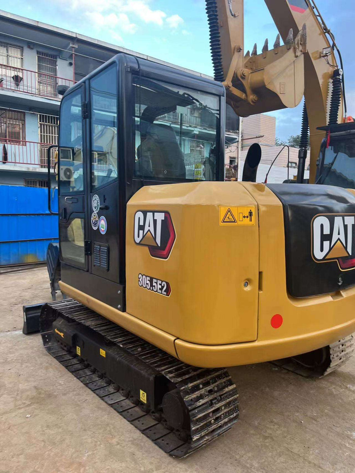 Used construction machine 305.5E2 CAT excavator mini 5 tons excavator high performance cheap - Lánctalpas kotró: 3 kép. Used construction machine 305.5E2 CAT excavator mini 5 tons excavator high performance cheap - Lánctalpas kotró: 3 kép.
