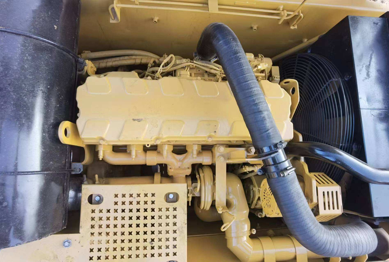 Used construction machinery 30Tons excavator Used CAT Excavator CAT 330C CAT 330CL - Lánctalpas kotró: 4 kép. Used construction machinery 30Tons excavator Used CAT Excavator CAT 330C CAT 330CL - Lánctalpas kotró: 4 kép.