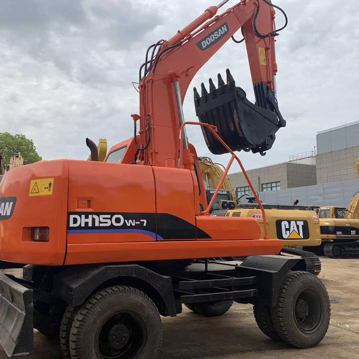Used excavator doosan dh150 excavators machinery doosan dx60 dx80 dx75 dx225 Good Condition Low price - Lánctalpas kotró: 1 kép. Used excavator doosan dh150 excavators machinery doosan dx60 dx80 dx75 dx225 Good Condition Low price - Lánctalpas kotró: 1 kép.