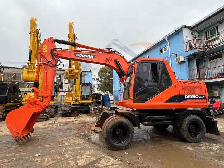 Used excavator doosan dh150 excavators machinery doosan dx60 dx80 dx75 dx225 Good Condition Low price - Lánctalpas kotró: 3 kép. Used excavator doosan dh150 excavators machinery doosan dx60 dx80 dx75 dx225 Good Condition Low price - Lánctalpas kotró: 3 kép.