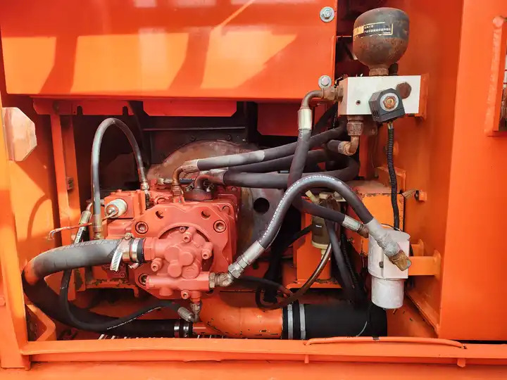 Well-maintained Cheap Price Korea Original Used Doosan Dh150,Dh150lc-7 Crawler Excavator in Shanghai - Lánctalpas kotró: 3 kép. Well-maintained Cheap Price Korea Original Used Doosan Dh150,Dh150lc-7 Crawler Excavator in Shanghai - Lánctalpas kotró: 3 kép.