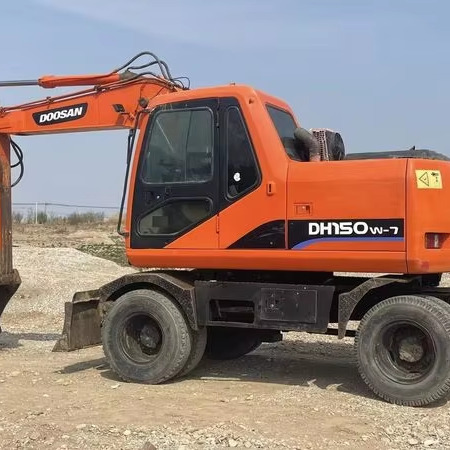 Wheel Digging Crawler Excavator Used Doosan150W Dh150W Dh150W-7 / Second-Hand Korea Engine Doosan Dh 150 150W-7 Doosan150 - Gumikerekes kotró: 1 kép. Wheel Digging Crawler Excavator Used Doosan150W Dh150W Dh150W-7 / Second-Hand Korea Engine Doosan Dh 150 150W-7 Doosan150 - Gumikerekes kotró: 1 kép.