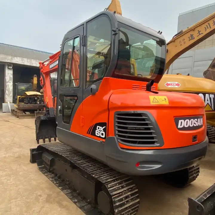 Dx60 dx55 ON SALE Doosan 6ton dx60 Used excavator in stock - Lánctalpas kotró: 1 kép. Dx60 dx55 ON SALE Doosan 6ton dx60 Used excavator in stock - Lánctalpas kotró: 1 kép.