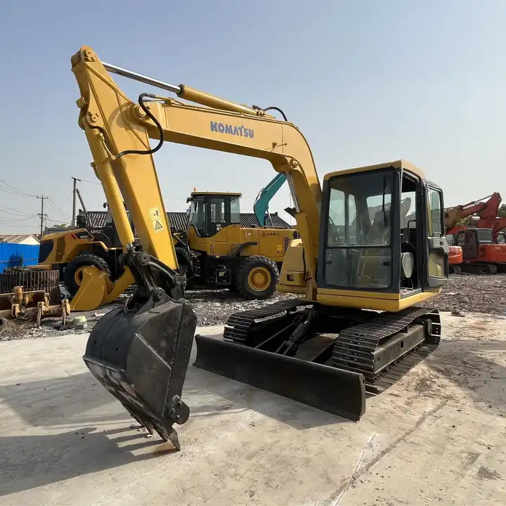 Komatsu used pc60-7 excavator/used 6ton excavator /Komatsu japan pc60-7 mini used excavator for sale Komatsu excavator - Lánctalpas kotró: 1 kép. Komatsu used pc60-7 excavator/used 6ton excavator /Komatsu japan pc60-7 mini used excavator for sale Komatsu excavator - Lánctalpas kotró: 1 kép.