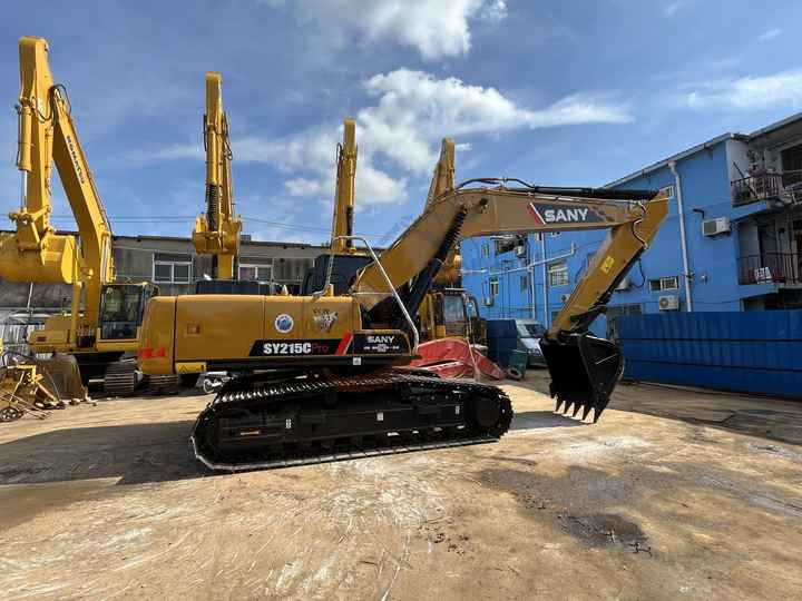 Sany 215 brand new excavator China cheap used SANY sy 215 Excavator SANY SY215c crawler excavators for sale - Lánctalpas kotró: 2 kép. Sany 215 brand new excavator China cheap used SANY sy 215 Excavator SANY SY215c crawler excavators for sale - Lánctalpas kotró: 2 kép.