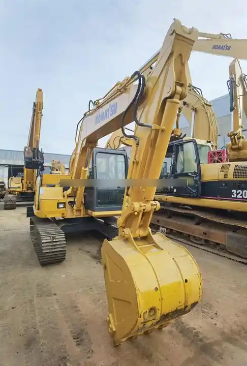Second hand Komatsu PC70-8 Crawel Excavator for sale,high quality PC70-8 with low price - Lánctalpas kotró: 2 kép. Second hand Komatsu PC70-8 Crawel Excavator for sale,high quality PC70-8 with low price - Lánctalpas kotró: 2 kép.