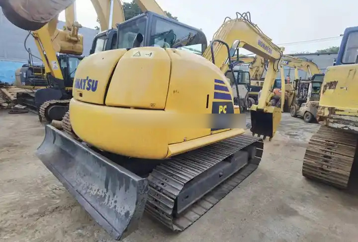 Second hand Komatsu PC70-8 Crawel Excavator for sale,high quality PC70-8 with low price - Lánctalpas kotró: 3 kép. Second hand Komatsu PC70-8 Crawel Excavator for sale,high quality PC70-8 with low price - Lánctalpas kotró: 3 kép.