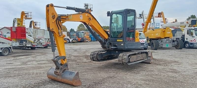 Bobcat E50 - Minikotró: 3 kép. Bobcat E50 - Minikotró: 3 kép.