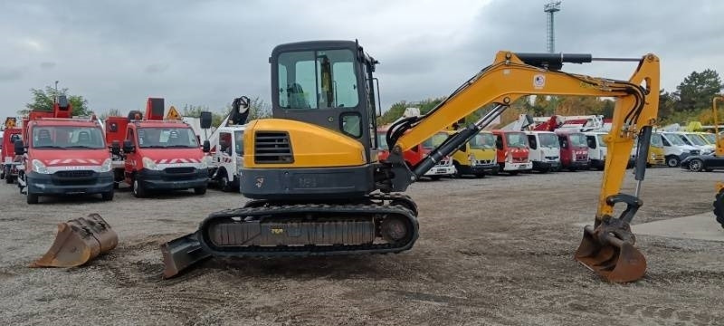 Bobcat E50 - Minikotró: 5 kép. Bobcat E50 - Minikotró: 5 kép.