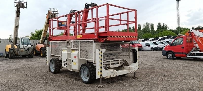 Genie GS4390 - 15,11m, diesel, 4x4 - Ollós emelő: 1 kép. Genie GS4390 - 15,11m, diesel, 4x4 - Ollós emelő: 1 kép.