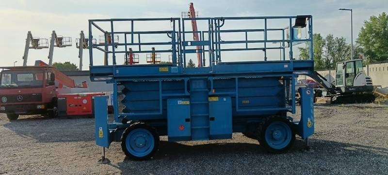 Genie GS4390 - 15,11m, diesel, 4x4 - Ollós emelő: 5 kép. Genie GS4390 - 15,11m, diesel, 4x4 - Ollós emelő: 5 kép.