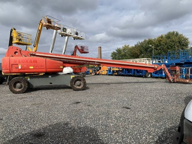 Genie S-105 - 34 m - 4x4 - diesel - Személyemelő: 4 kép. Genie S-105 - 34 m - 4x4 - diesel - Személyemelő: 4 kép.