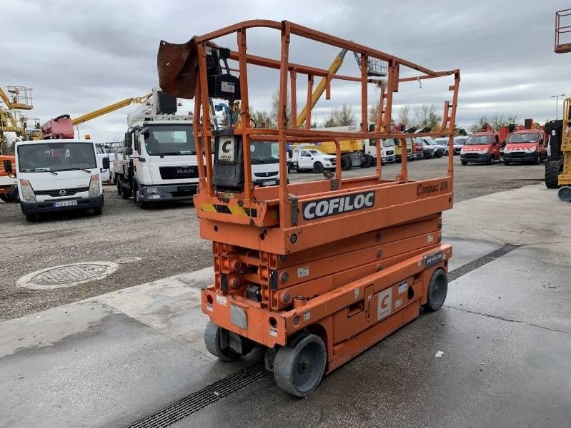 Haulotte Compact 10N - 10m, electric - Ollós emelő: 2 kép. Haulotte Compact 10N - 10m, electric - Ollós emelő: 2 kép.