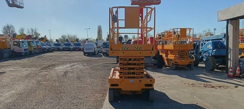 Haulotte Compact 14 - 14 m, electric - Ollós emelő: 3 kép. Haulotte Compact 14 - 14 m, electric - Ollós emelő: 3 kép.